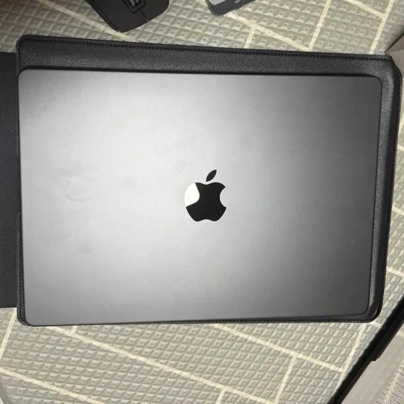MacBook Pro M4